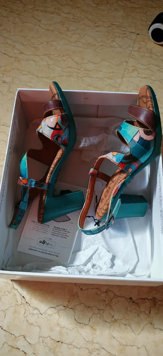 Sandalias Art Multicolor y Turquesa