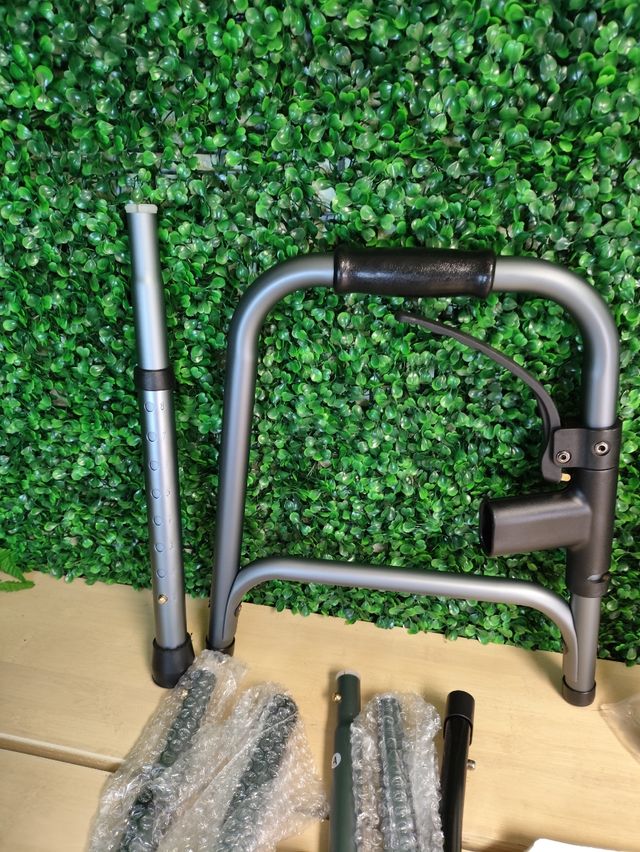 Andador per anziani, modello DR9100005