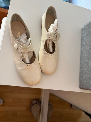 Zapatos comunión niña beige