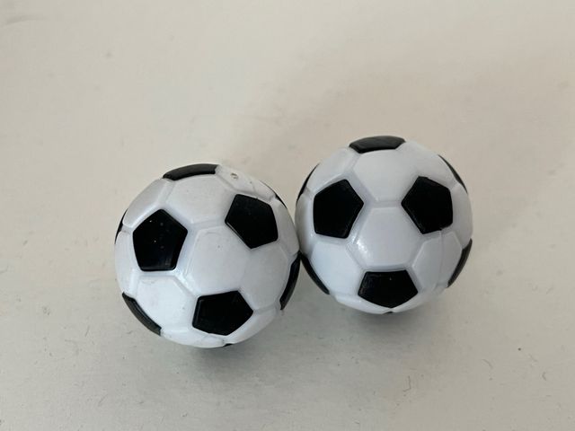 Futbolín pequeño en perfecto estado