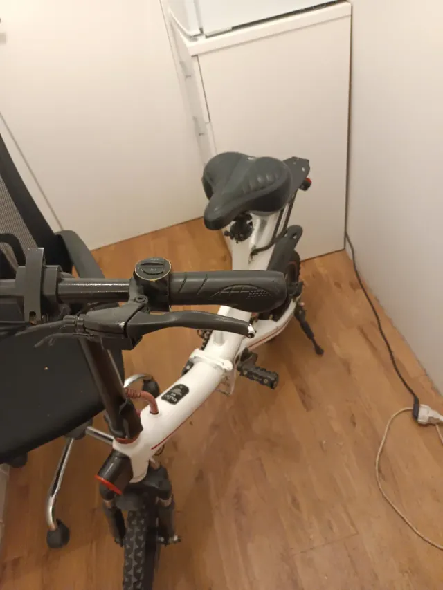 Bicicleta eléctrica plegable 50 km autonomía