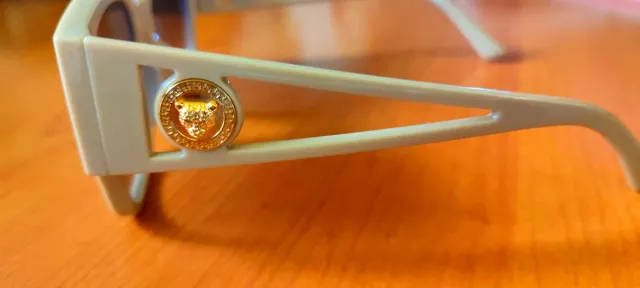 Gafas de sol retro patilla ancha beige y doradas