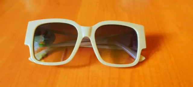 Gafas de sol retro patilla ancha beige y doradas