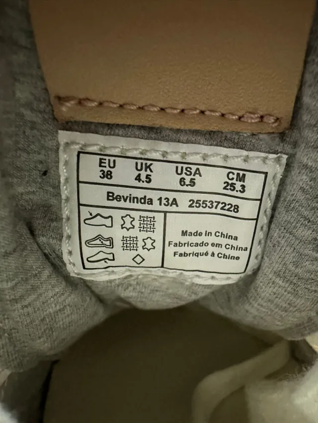 Zapatillas Gant Beige y Blanco