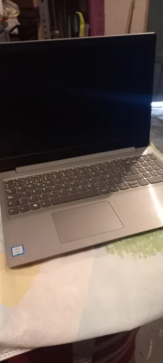 Lenovo i5-8ª Gen Piezas