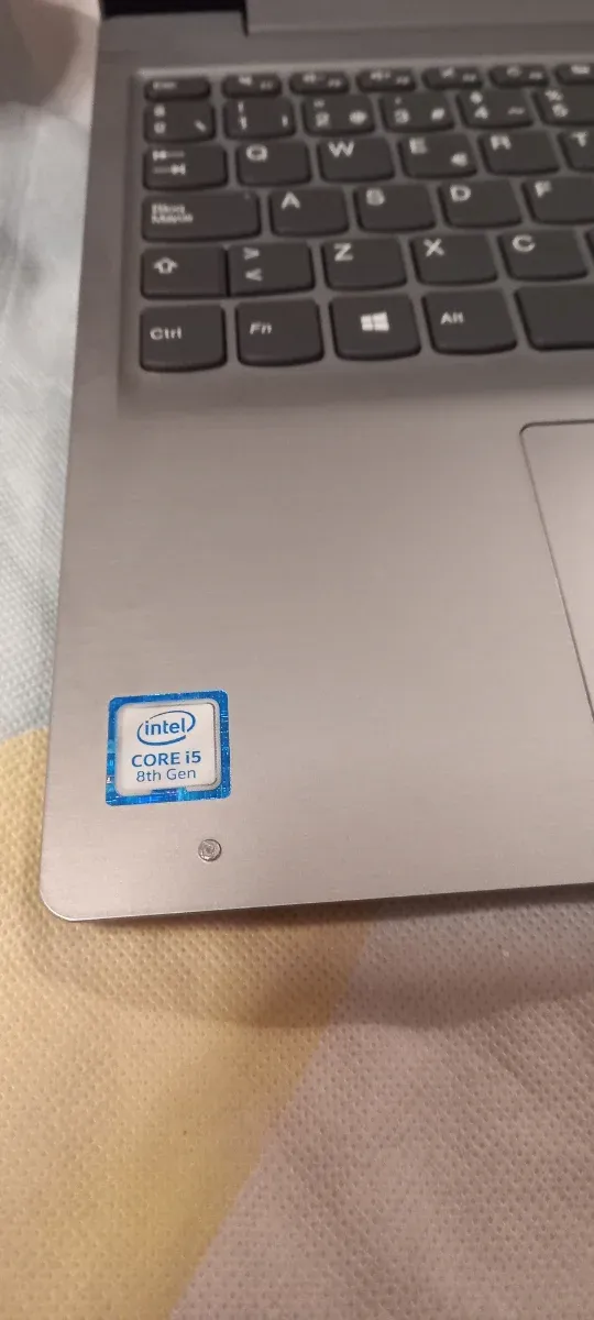 Lenovo i5-8ª Gen Piezas