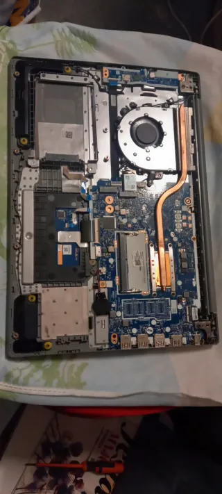 Lenovo i5-8ª Gen Piezas