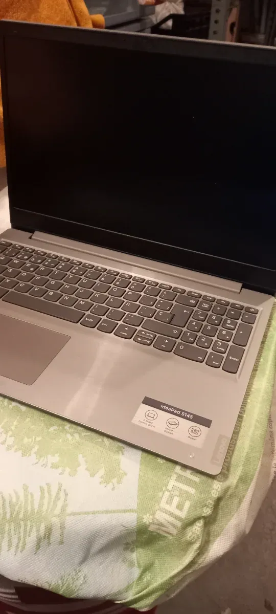 Lenovo i5-8ª Gen Piezas