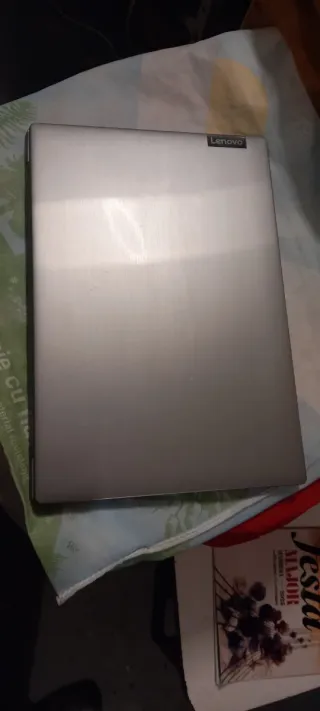 Lenovo i5-8ª Gen Piezas