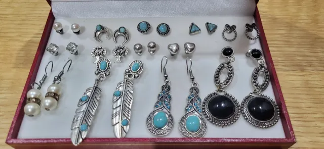 Pendientes plateados con turquesa