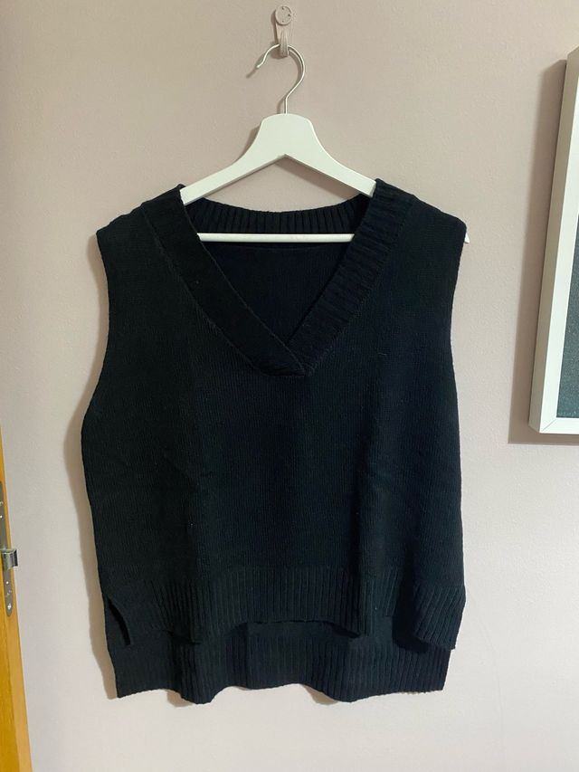 Chaleco negro de punto