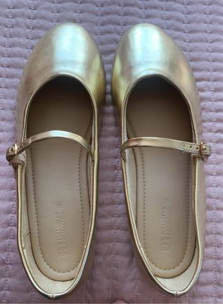 Manoletinas doradas Pull and Bear talla 38