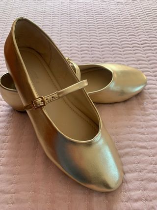 Manoletinas doradas Pull and Bear talla 38