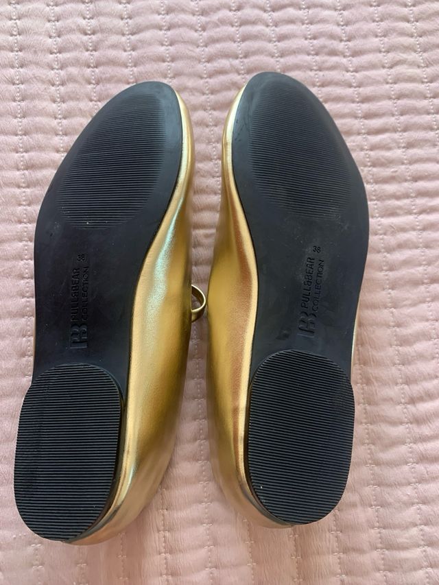 Manoletinas doradas Pull and Bear talla 38