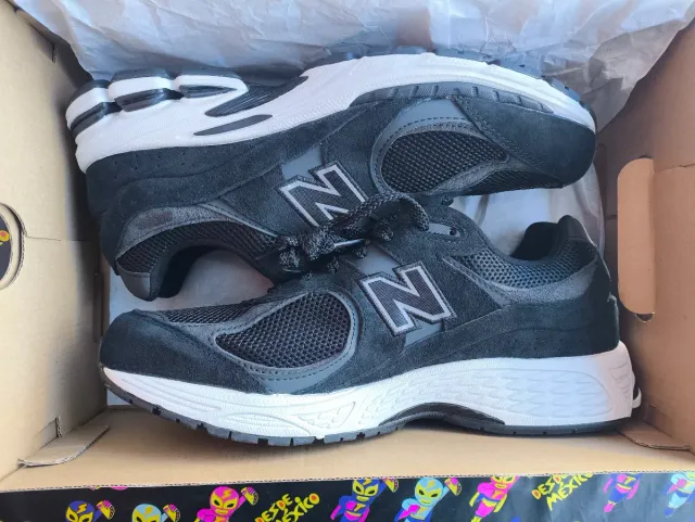 New Balance 2002R Negro Phantom Talla 44.5 Eur.