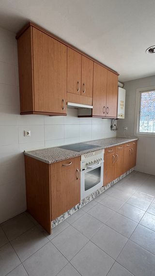 Cocina completa madera y mármol