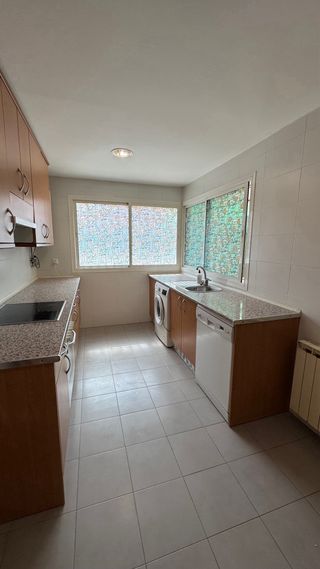 Cocina completa madera y mármol