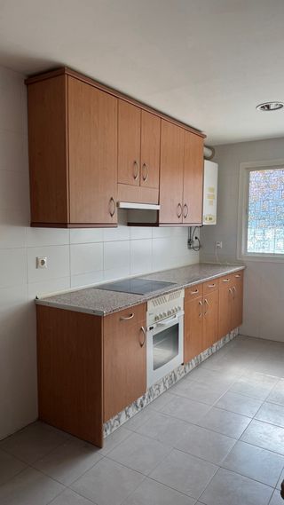 Cocina completa madera y mármol