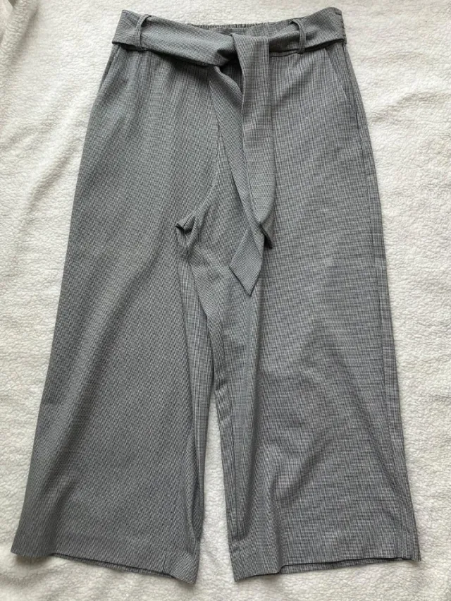 Pantalón culotte gris estampado
