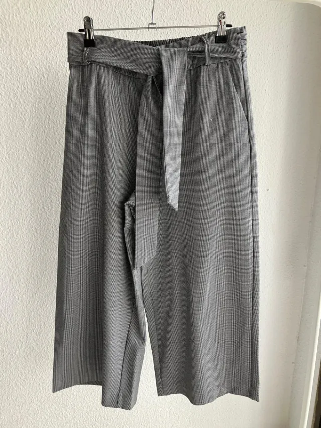 Pantalón culotte gris estampado