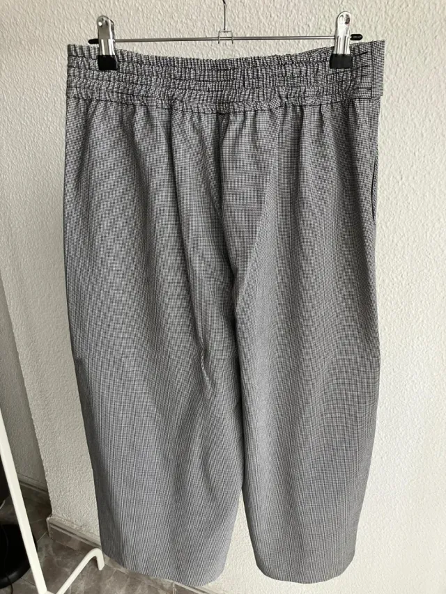 Pantalón culotte gris estampado