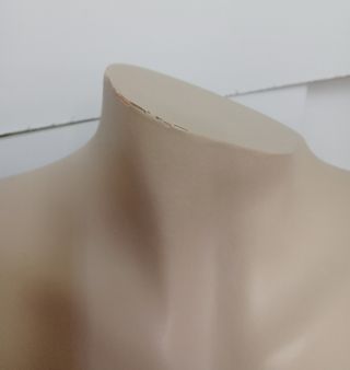 MANIQUI BUSTO SEÑORA (color camel)