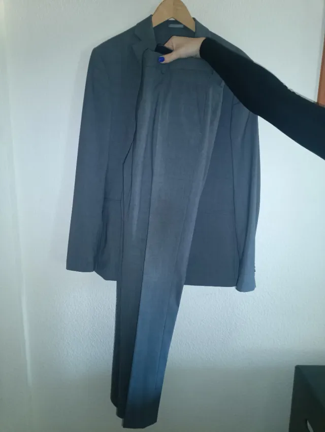 Traje gris Mango Man