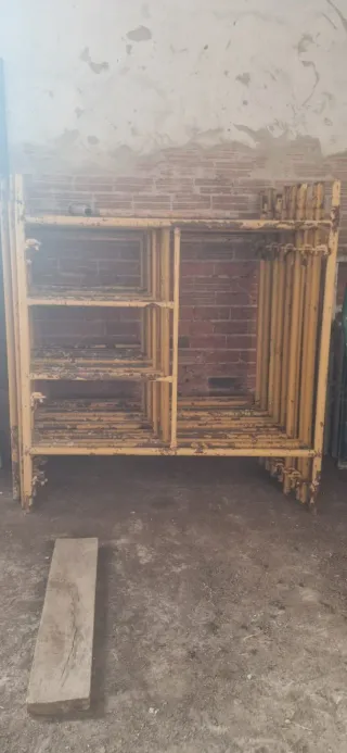 Andamio tradicional amarillo