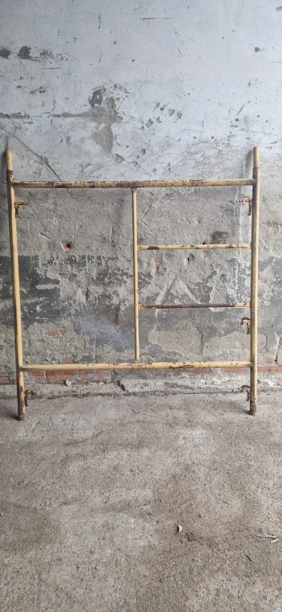 Andamio tradicional amarillo