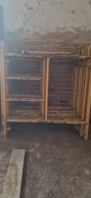 Andamio tradicional amarillo