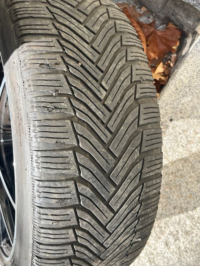 4 Llantas 17” con neumáticos de invierno michelin