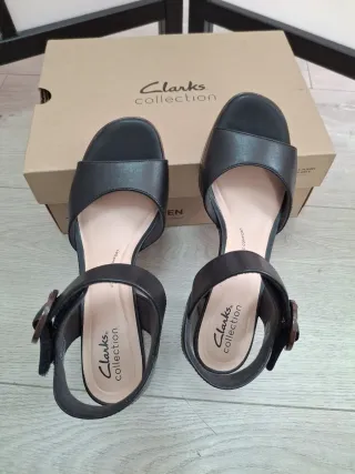 Sandalias Clarks Ambyrlyn Tacón Madera