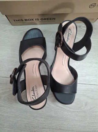 Sandalias Clarks Ambyrlyn Tacón Madera