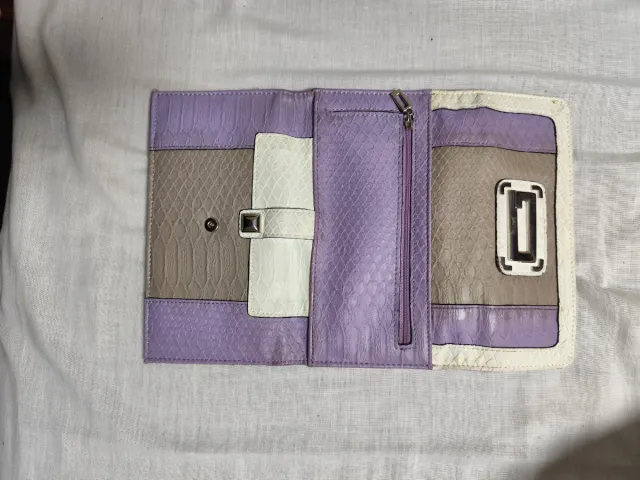 Cartera Guess Beige y Morado