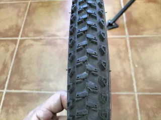 Cubierta Btwin Allterrain 20x1,95