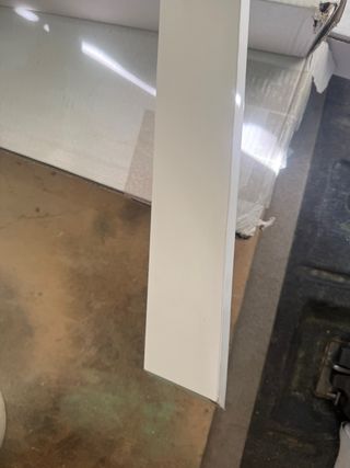 Rodapié hidrófugo blanco de 7 centímetros