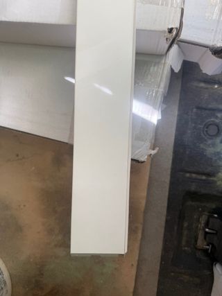 Rodapié hidrófugo blanco de 7 centímetros