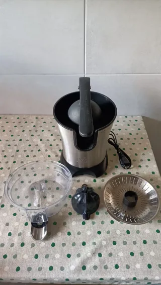 Exprimidor eléctrico 160W