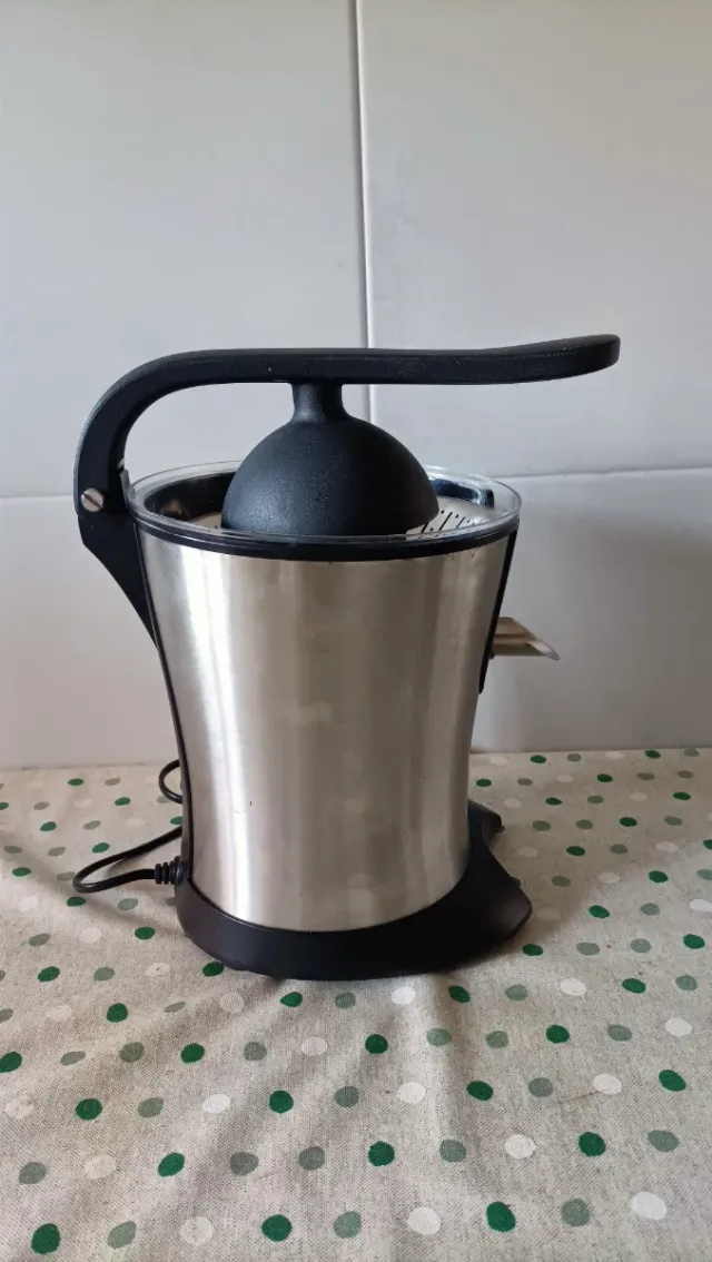 Exprimidor eléctrico 160W