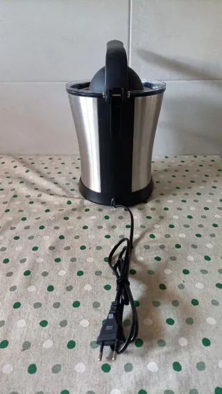 Exprimidor eléctrico 160W