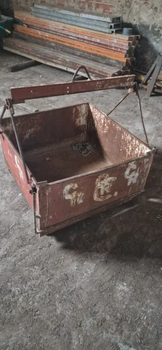 Tolva para escombros metálica