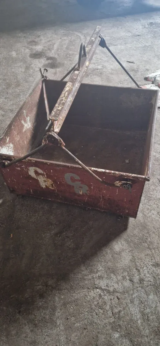 Tolva para escombros metálica