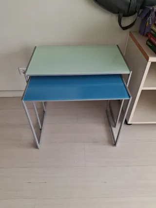 Mesas nido cristal azul y verde