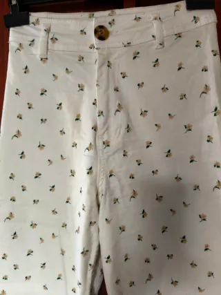 Pantalón blanco estampado floral
