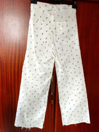 Pantalón blanco estampado floral