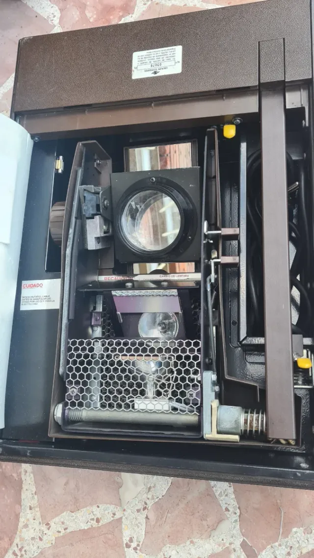 Proyector Aéreo 3M 2000 Portátil