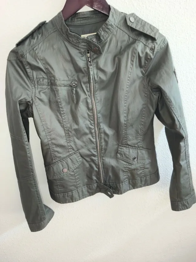 Chaqueta verde militar