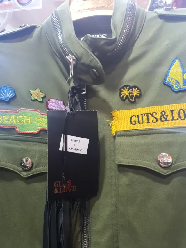 Parka GUTS AND LOVE verde con flecos