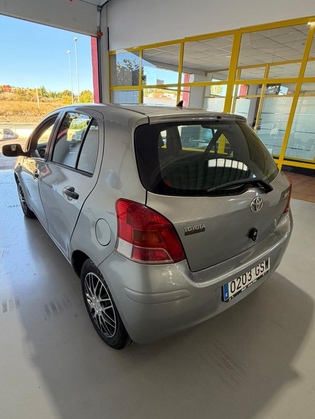 TOYOTA YARIS PEGATINA C 165.000KM