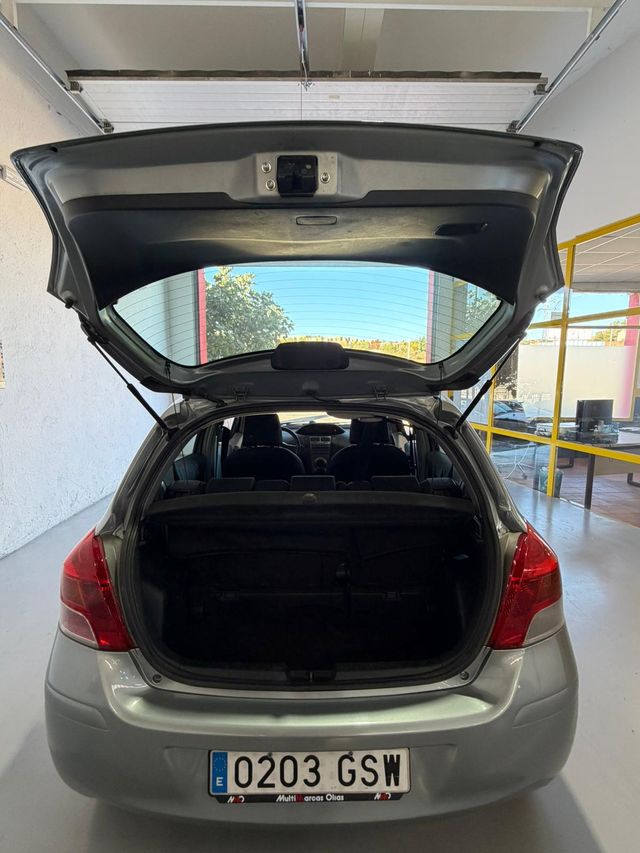 TOYOTA YARIS PEGATINA C 165.000KM